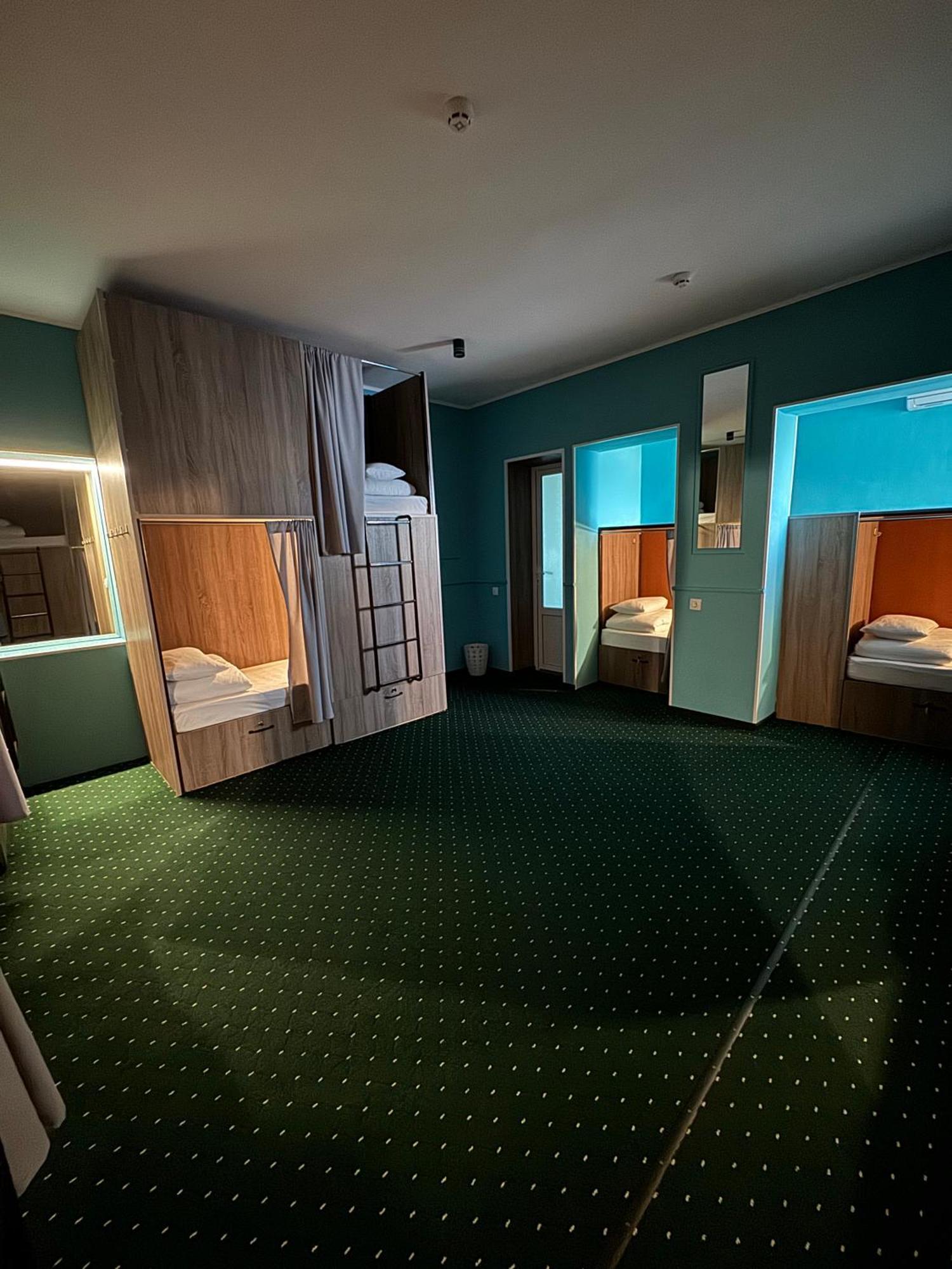 All Eyes Hostel Kamieniec Podolski Zewnętrze zdjęcie
