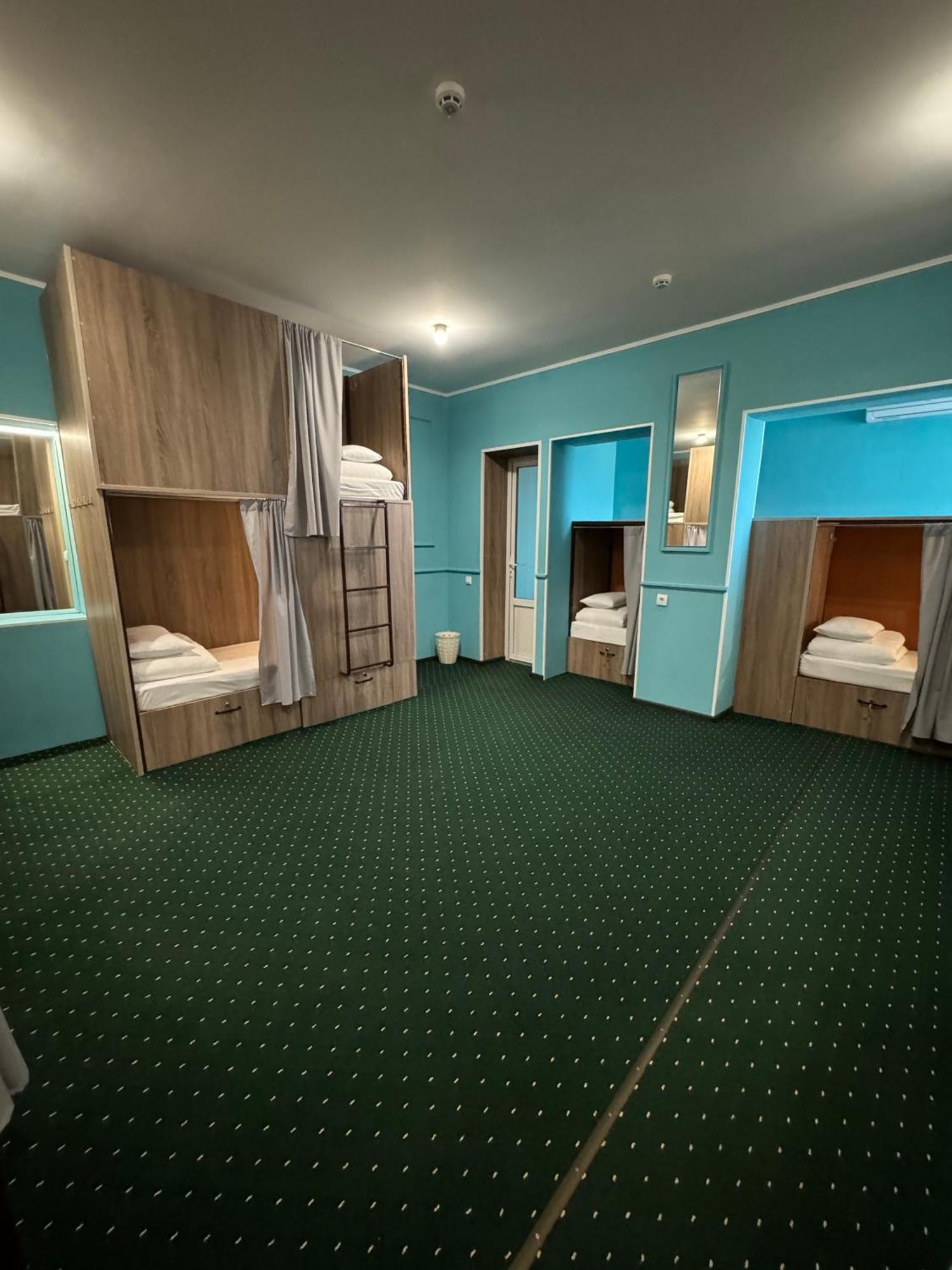 All Eyes Hostel Kamieniec Podolski Zewnętrze zdjęcie