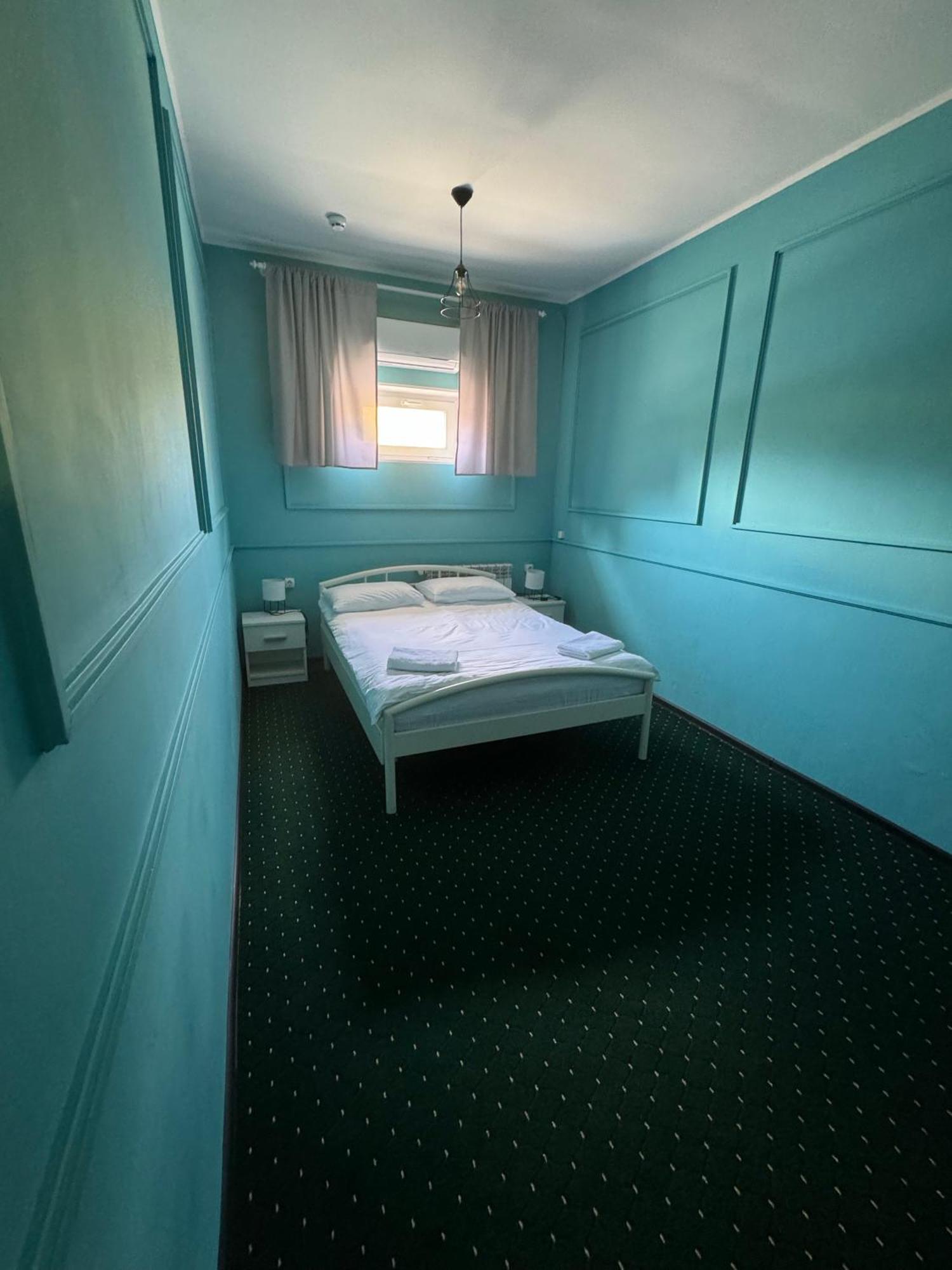 All Eyes Hostel Kamieniec Podolski Zewnętrze zdjęcie