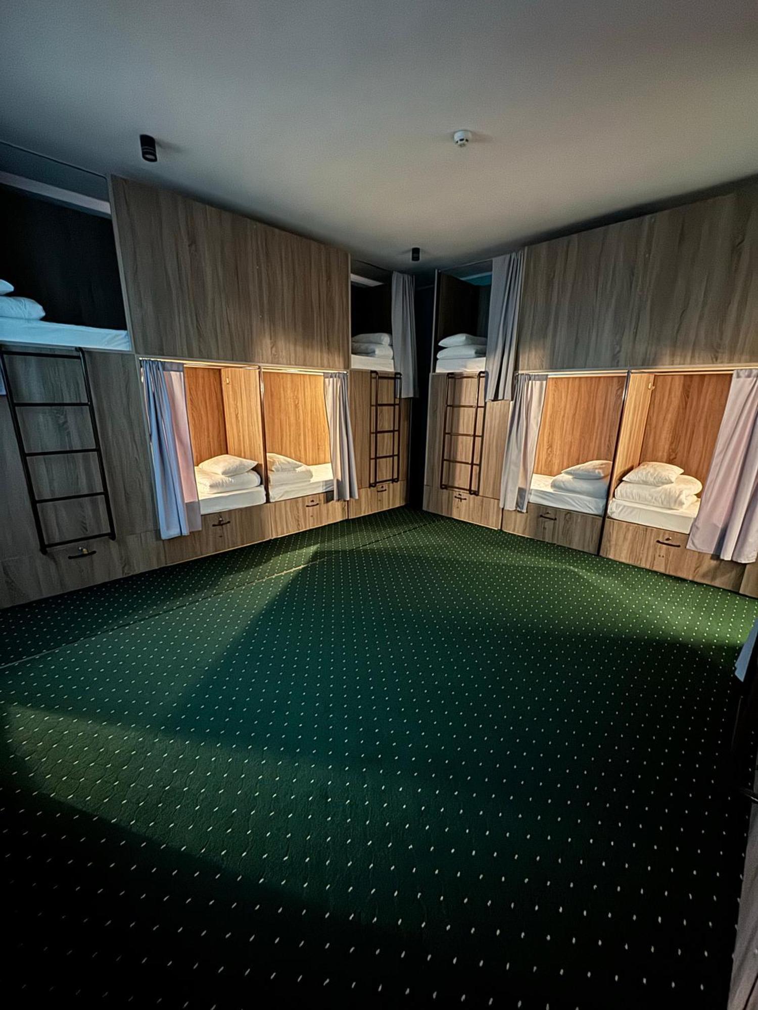 All Eyes Hostel Kamieniec Podolski Zewnętrze zdjęcie