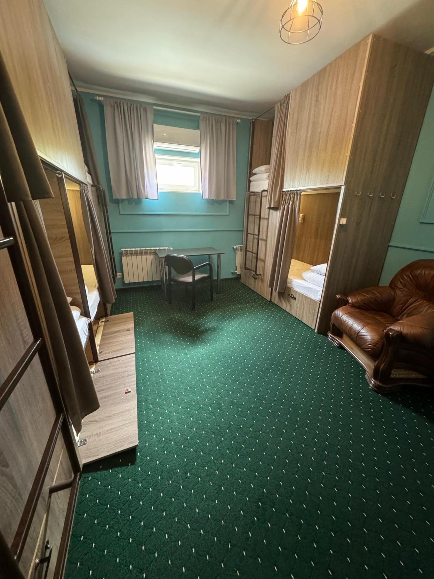 All Eyes Hostel Kamieniec Podolski Zewnętrze zdjęcie