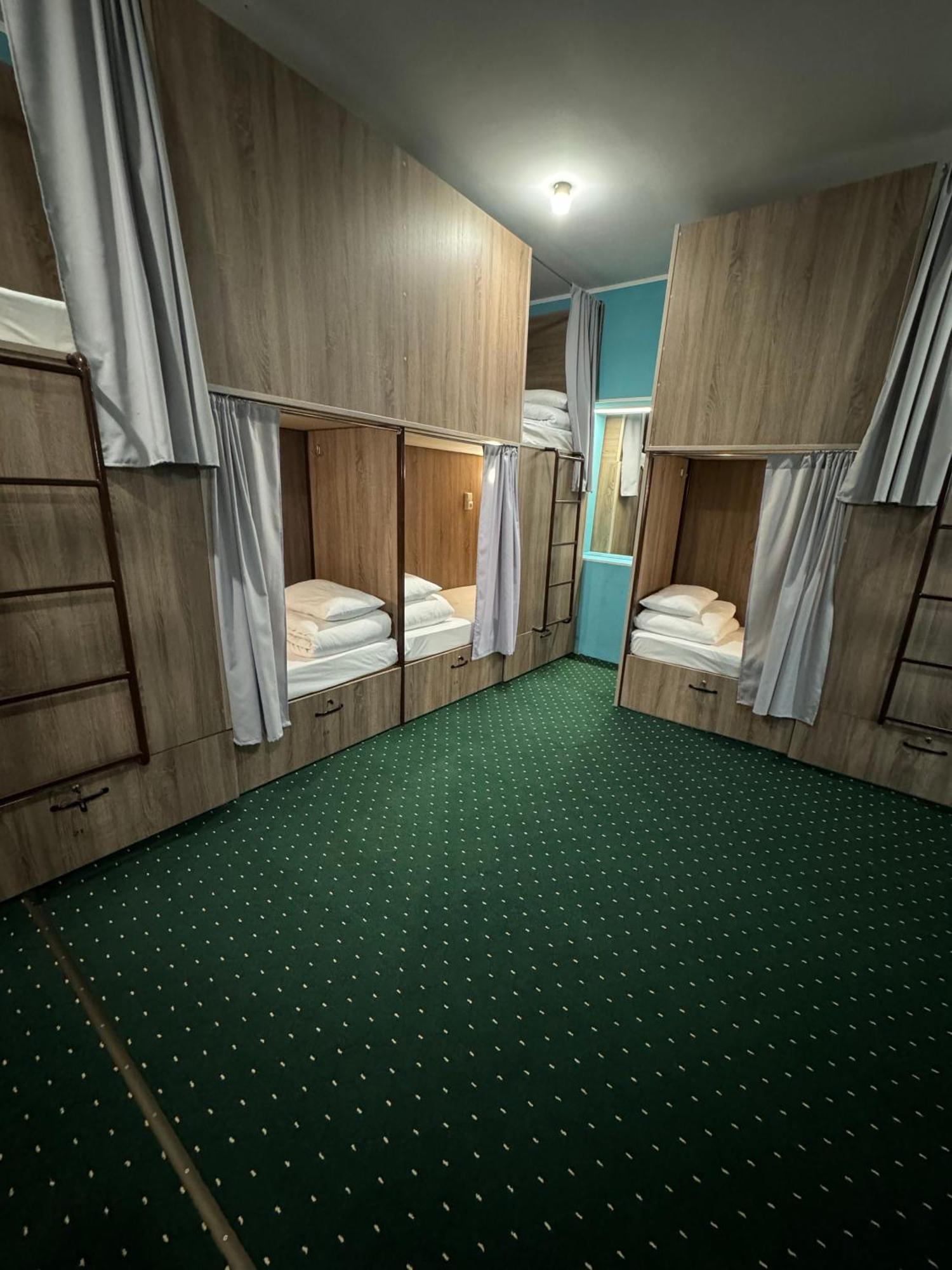 All Eyes Hostel Kamieniec Podolski Zewnętrze zdjęcie