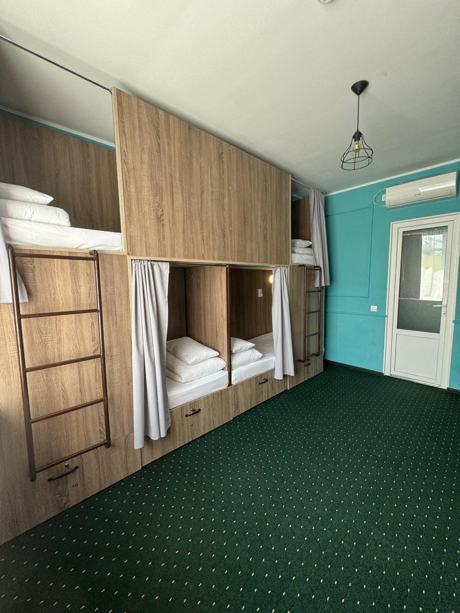 All Eyes Hostel Kamieniec Podolski Zewnętrze zdjęcie
