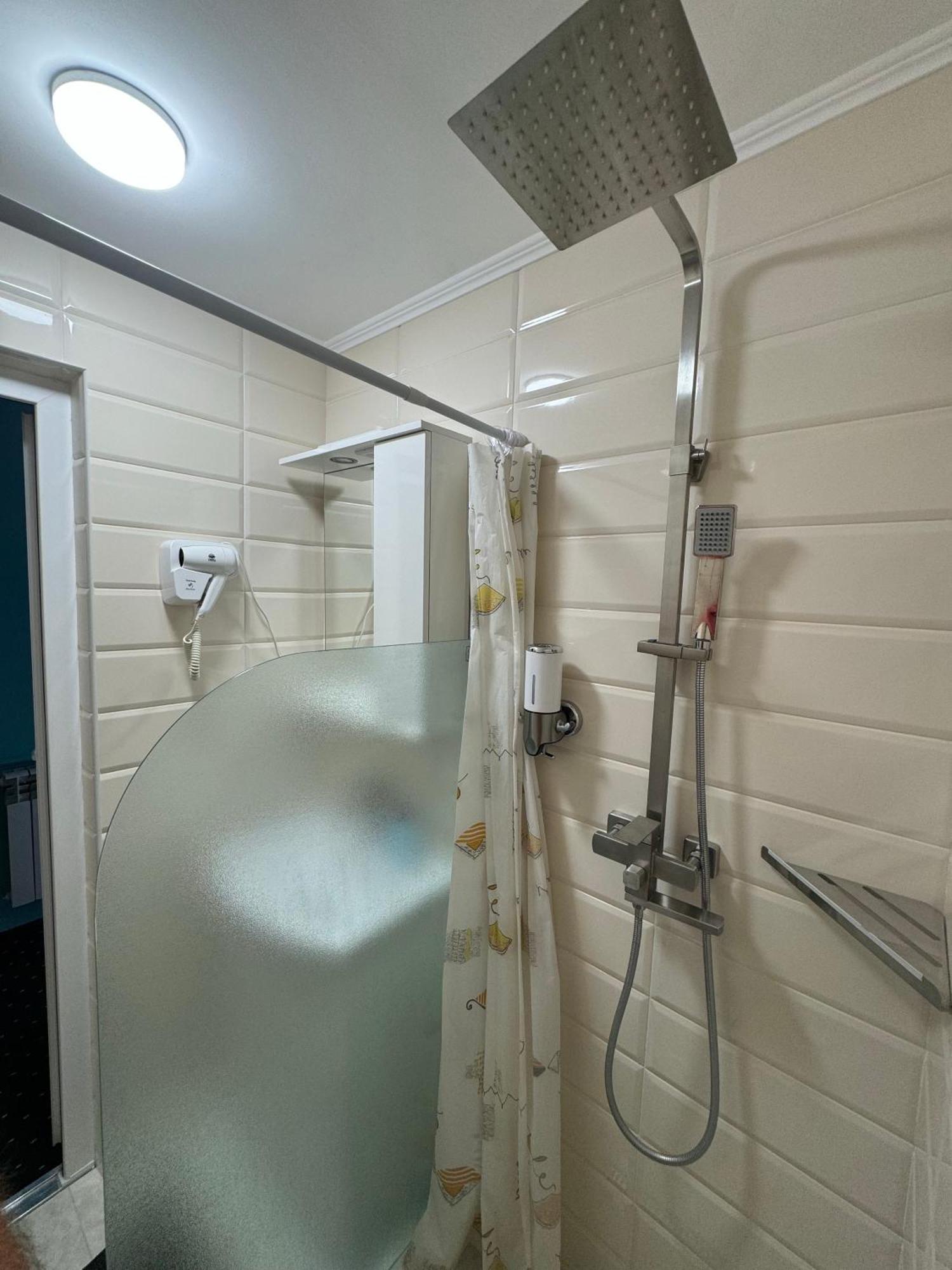 All Eyes Hostel Kamieniec Podolski Zewnętrze zdjęcie